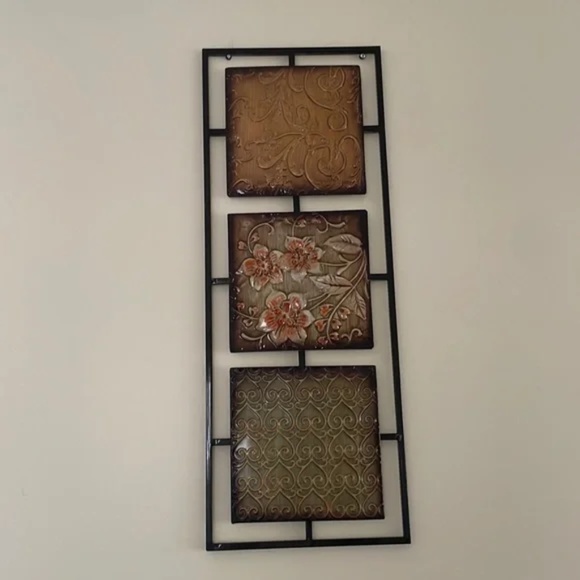 3 Tier Metal Contemporary Wall Decor - Picture 1 of 4